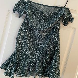 Off shoulder flirty dress ❤️